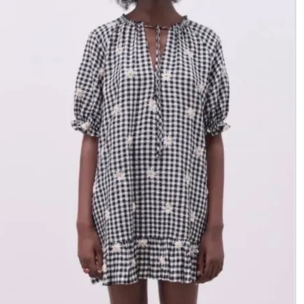 Zara gingham embroidered sunflower 🌻 dress